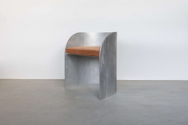 Arcarve chair